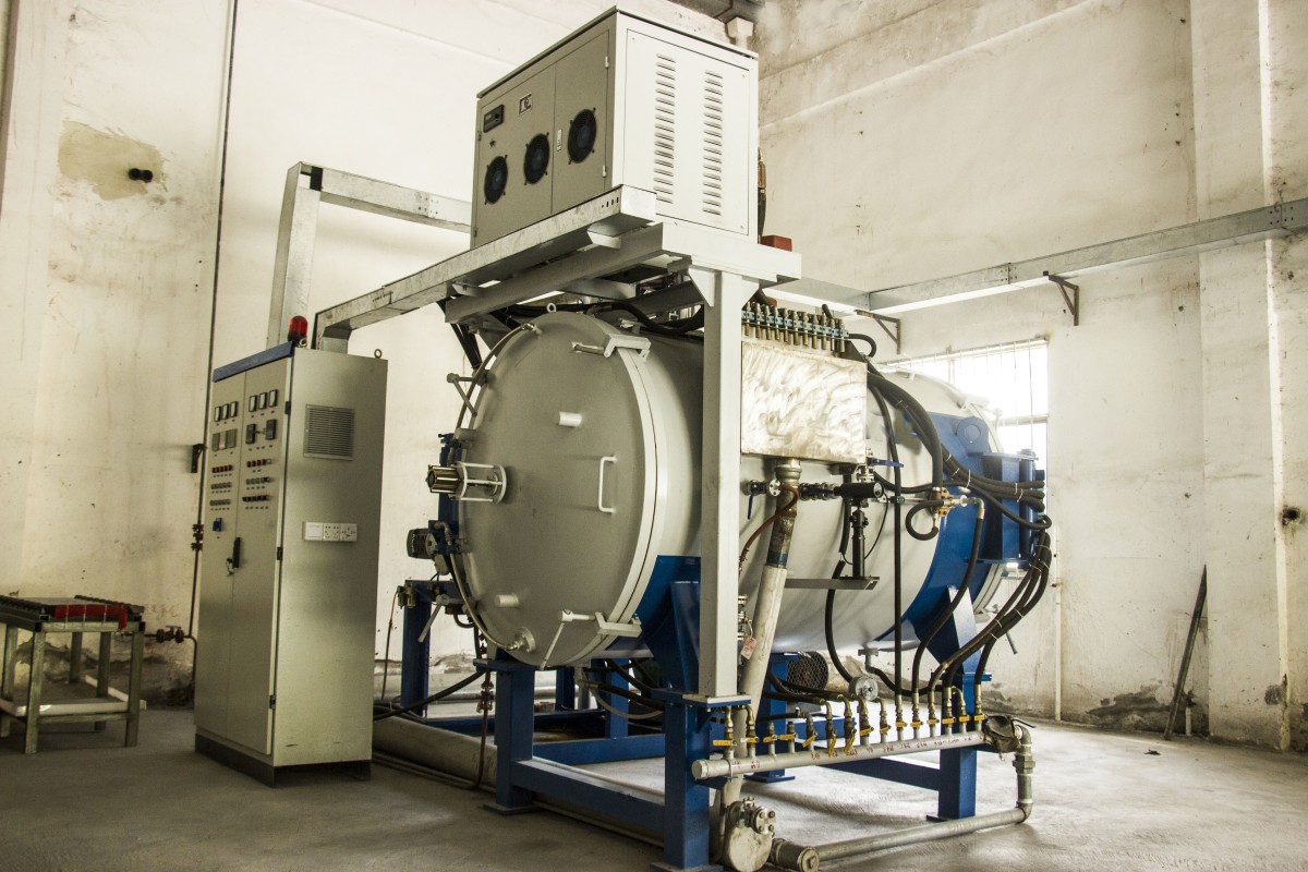 Horizontal high-temperature sintering furnace